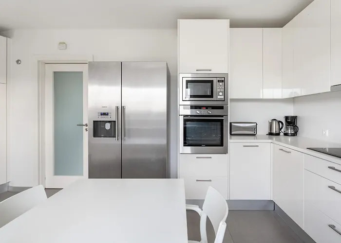 Apartment Cidadela Deluxe 2br With Pool And Sea View
